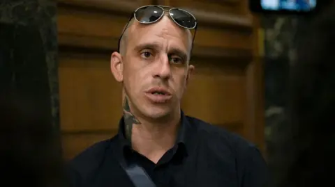 Bulgarian Trio Jailed for Vandalism Linked to Russian Hybrid Warfare in France