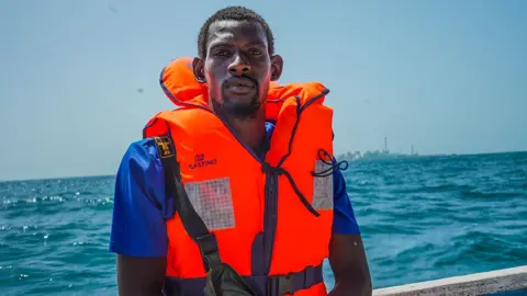 Senegalese Fishermen Struggle as Oil Giant's Project Affects Local Fisheries