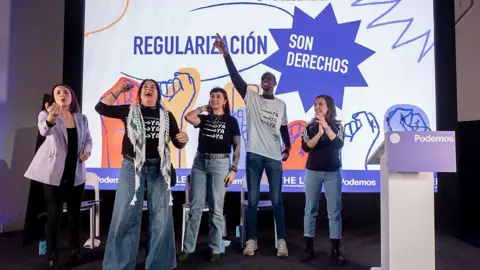 Spain Moves to Grant Legal Status to Half a Million Undocumented Migrants