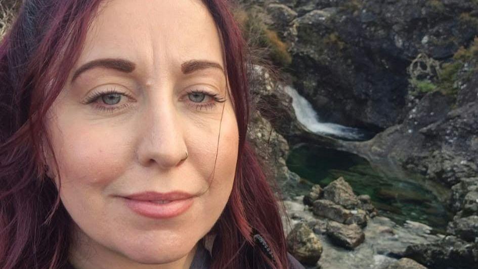 British mother dies rescuing sons in Bahamas, husband hails her as hero