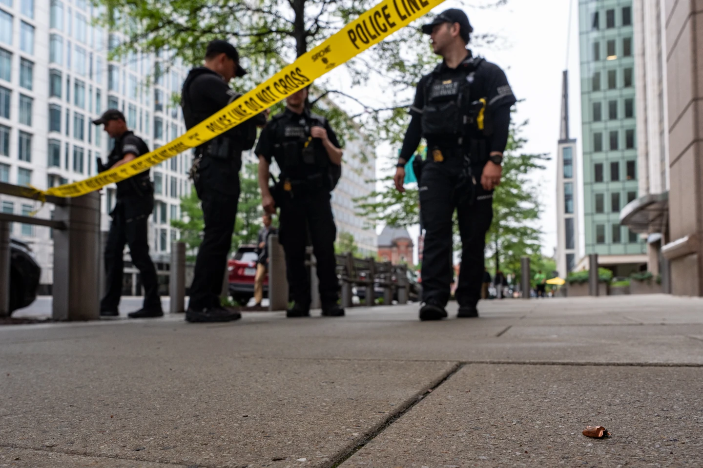 Suspect Killed After Gunfire Exchange Near White House, Bystander Shot by Secret Service