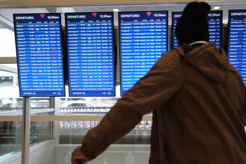 Air Traffic Crisis: U.S. Airports Brace for Thanksgiving Disruptions Amid Federal Shutdown