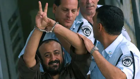 Hamas Urges Israel to Include Prominent Prisoners in Ceasefire Negotiations