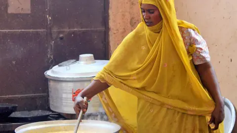 Sudan's Critical Community Kitchens Face Imminent Collapse Amid Growing Hunger Crisis