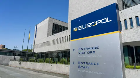 Dutch Teens Arrested in Espionage Case Linked to Russia