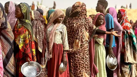 UN Urges Safe Passage for Civilians Amid Intensifying Conflict in Sudan