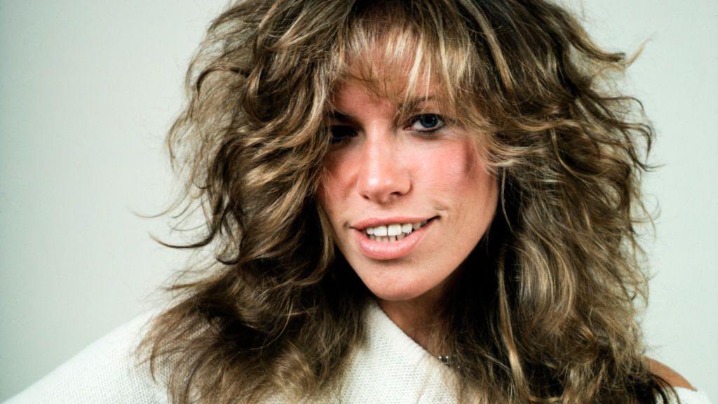 Carly Simon Reveals Parkinson’s Diagnosis and Announces New Album