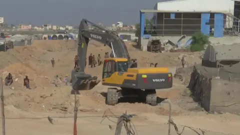 IDF Allows Hamas Member to Assist in Search for Hostage Remains in Gaza