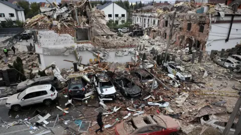 Kyiv Under Siege: Massive Russian Airstrikes Result in Casualties and Tensions Spike