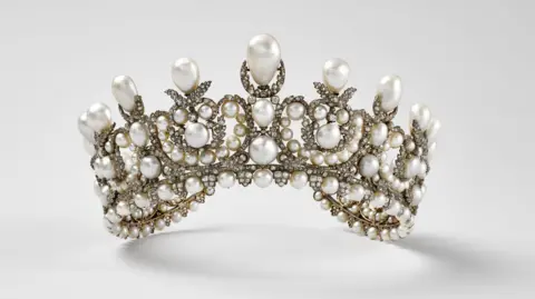 €88 Million Jewellery Heist at the Louvre: A Major Loss to France's Heritage