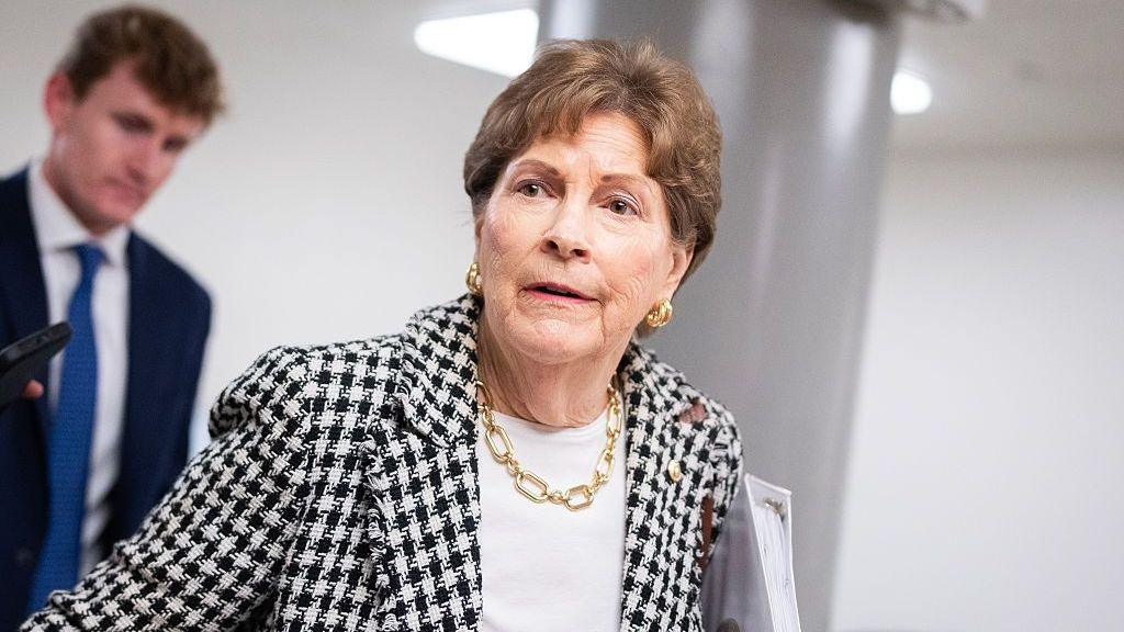 US Senators Demand Probe into Starlink Speed Restrictions in Ukraine