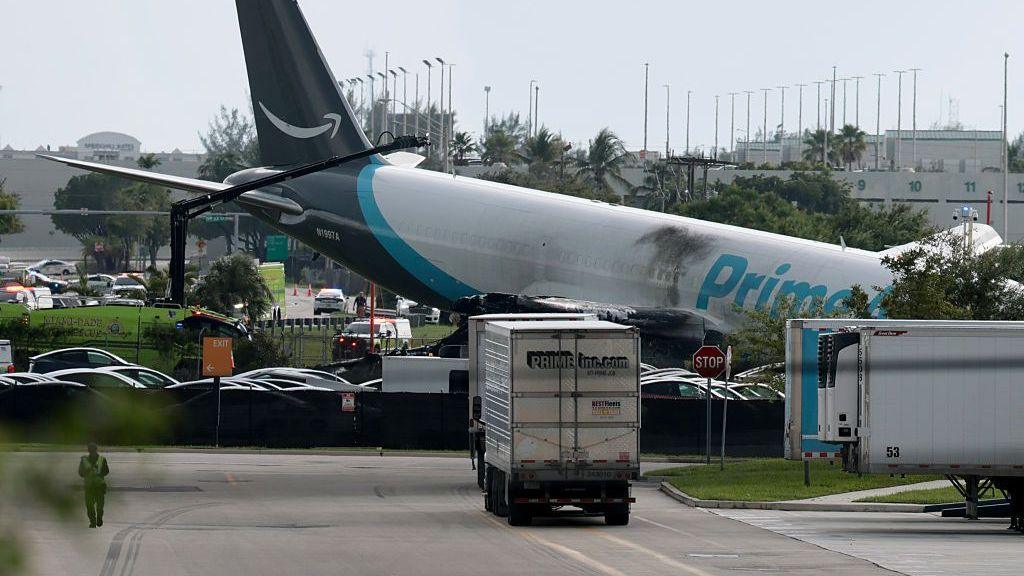 Five Dead in Miami Airport Cargo Plane Crash: Investigations Underway