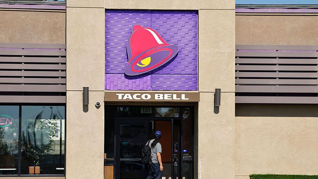 Taco Bell removes lettuce from menu amid outbreak of explosive diarrhoea