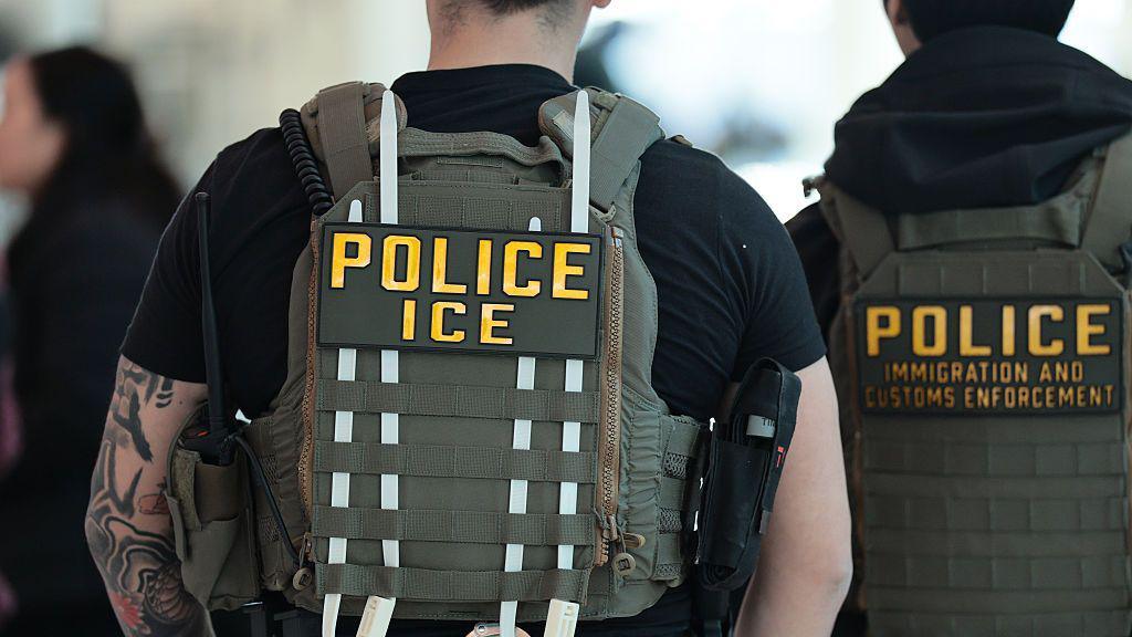 Family Detained in Texas Over 1979 Hostage Crisis Ties: A Clash of US Policy and Iranian Heritage