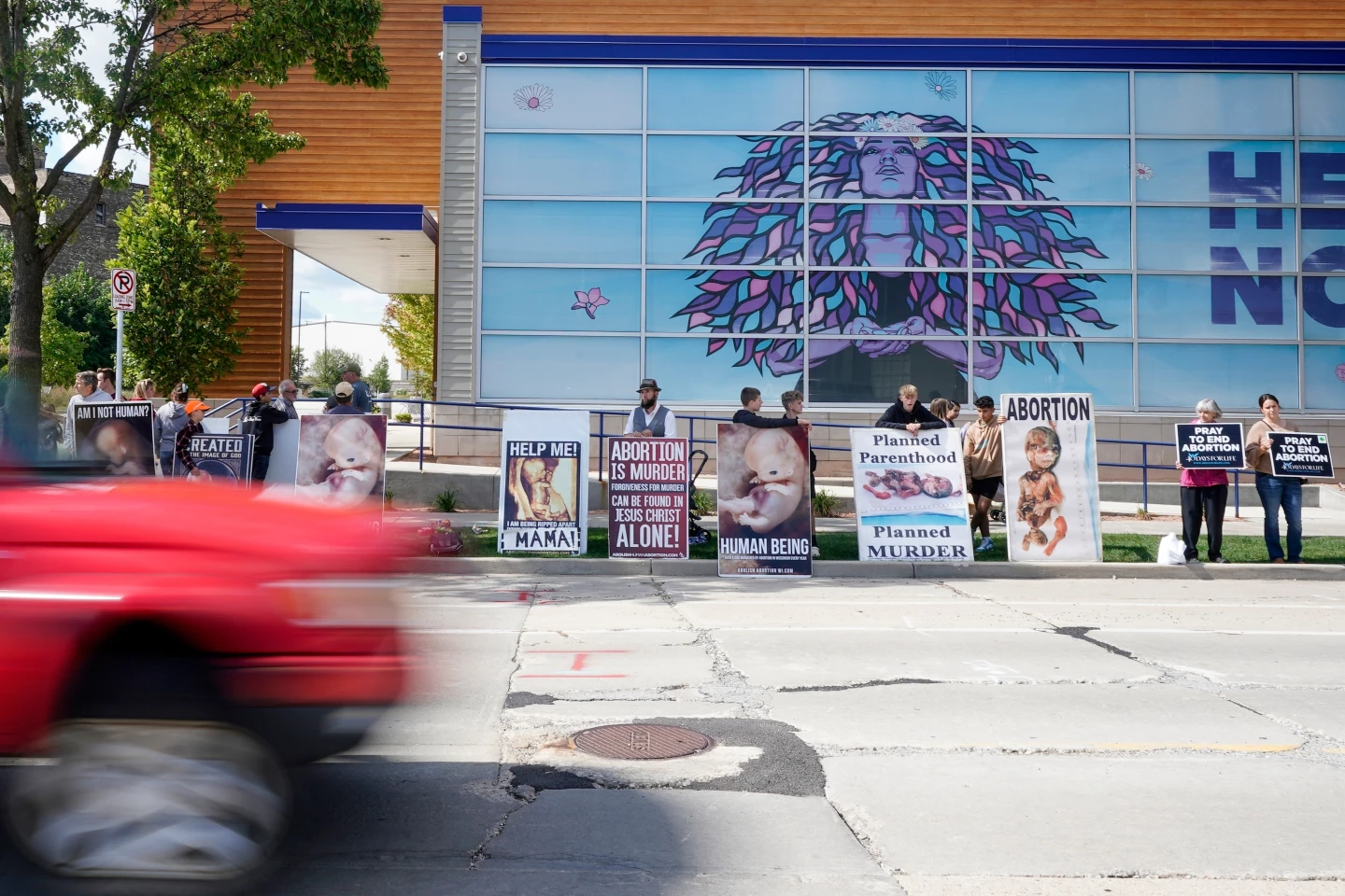 Planned Parenthood of Wisconsin Resumes Abortions After Federal Funding Changes