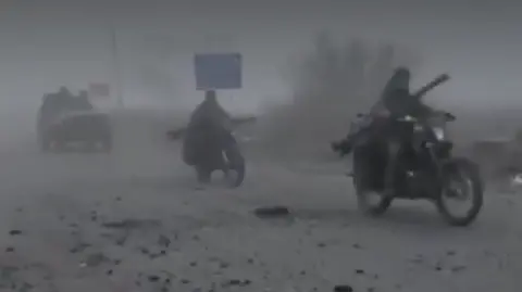 Russian Forces Gain Ground in Pokrovsk Amid Foggy Conditions
