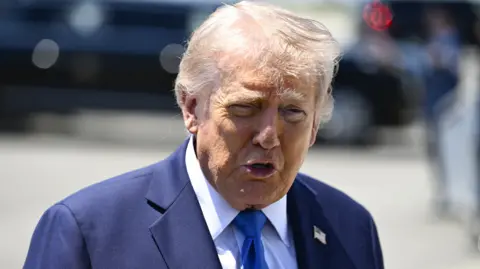 Trump Halts US Diplomats' Pakistan Trip Amid Iran War Talks Impasse