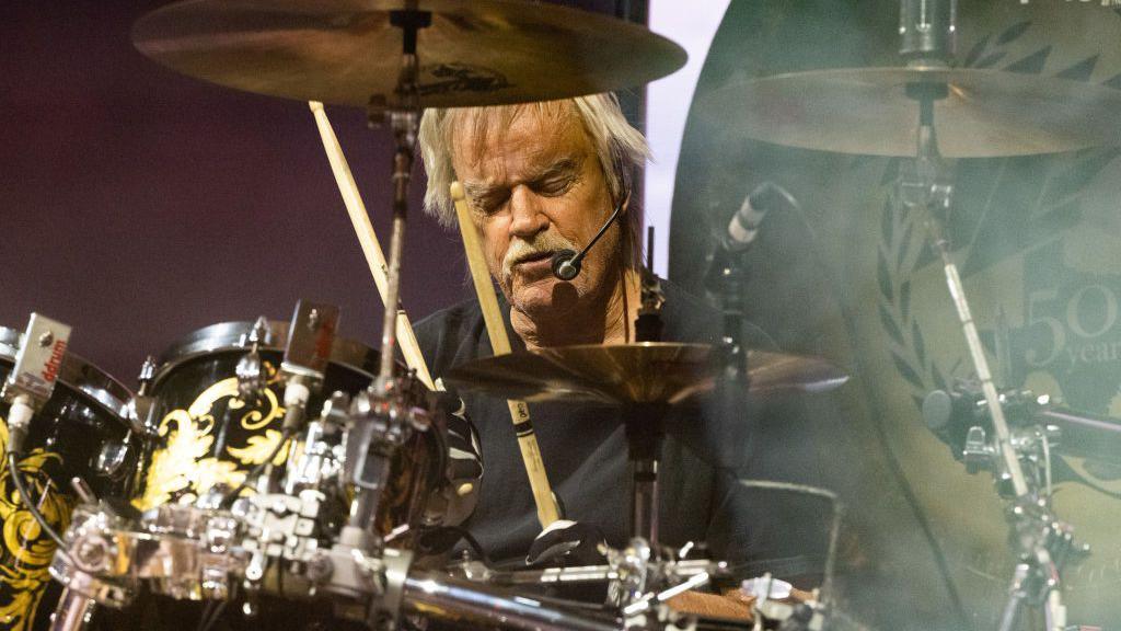 Legendary ZZ Top Drummer Frank Beard Dies at 77