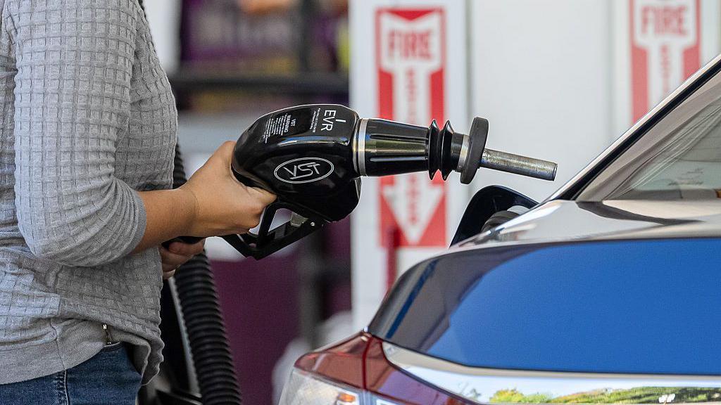 Oil Prices Surge Past $100 a Barrel amid Middle East Tensions