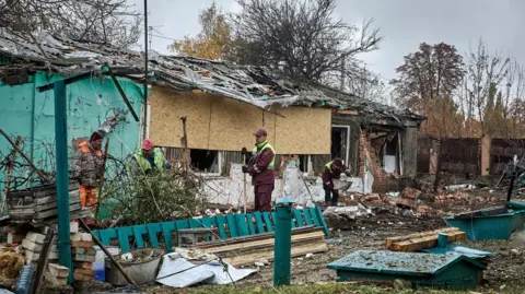 Trump's Diplomatic Divide: Success in Gaza but Stalled in Ukraine