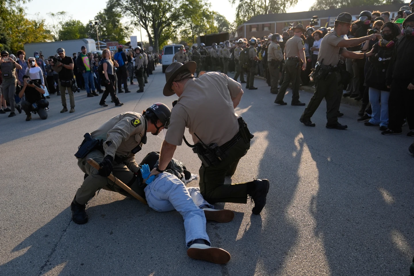Protests Intensify Outside Chicago Immigration Facility Amid Federal Crackdown