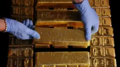 Gold Price Soars to New Heights Amid Economic Uncertainty