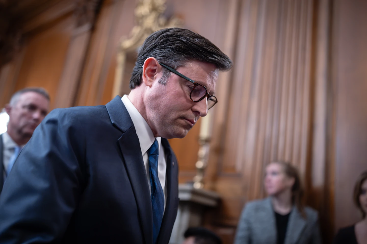 As Government Shutdown Persists, Calls for Resolution Grow Louder