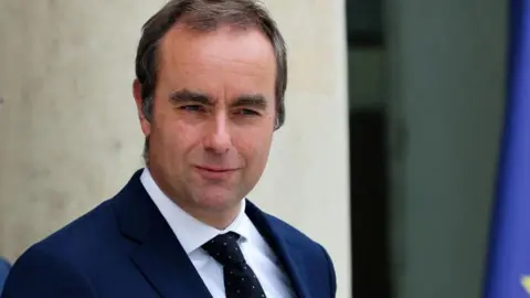 Sébastien Lecornu Resigns as French Prime Minister After Just 26 Days