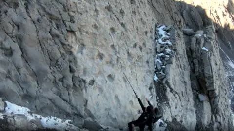 Remarkable Discovery: Thousands of Dinosaur Footprints Unearthed in Italian National Park