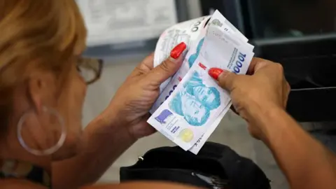 Trump's Warning: US Aid to Argentina Hinges on Milei's Electoral Success