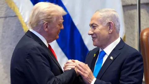 Trump Urges Pardon for Netanyahu Amid Corruption Trials