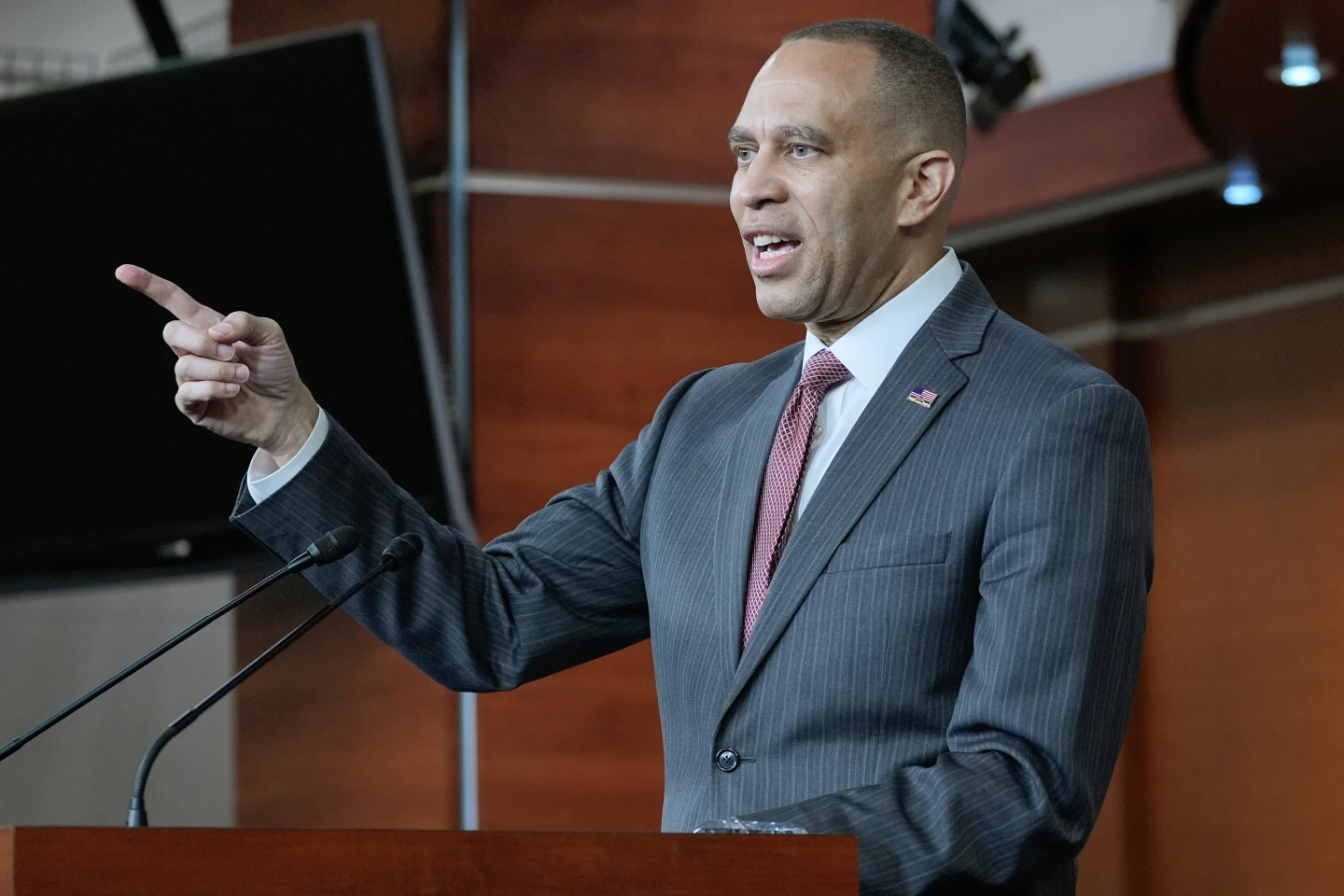 House Vote Tests Congressional Authority Over Trump's Iran War
