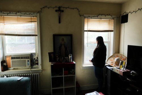 Immigrant Congregation at Sacred Heart Church Faces Fear Amid Immigration Crackdown
