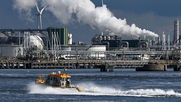 Rotterdam Port Faces Green Mandate Amid Fossil‑Fuel Footprint