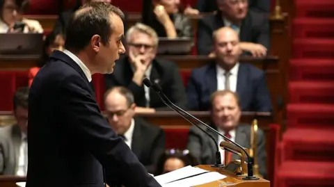 French Prime Minister Proposes Suspension of Pension Reform Amid Political Turmoil