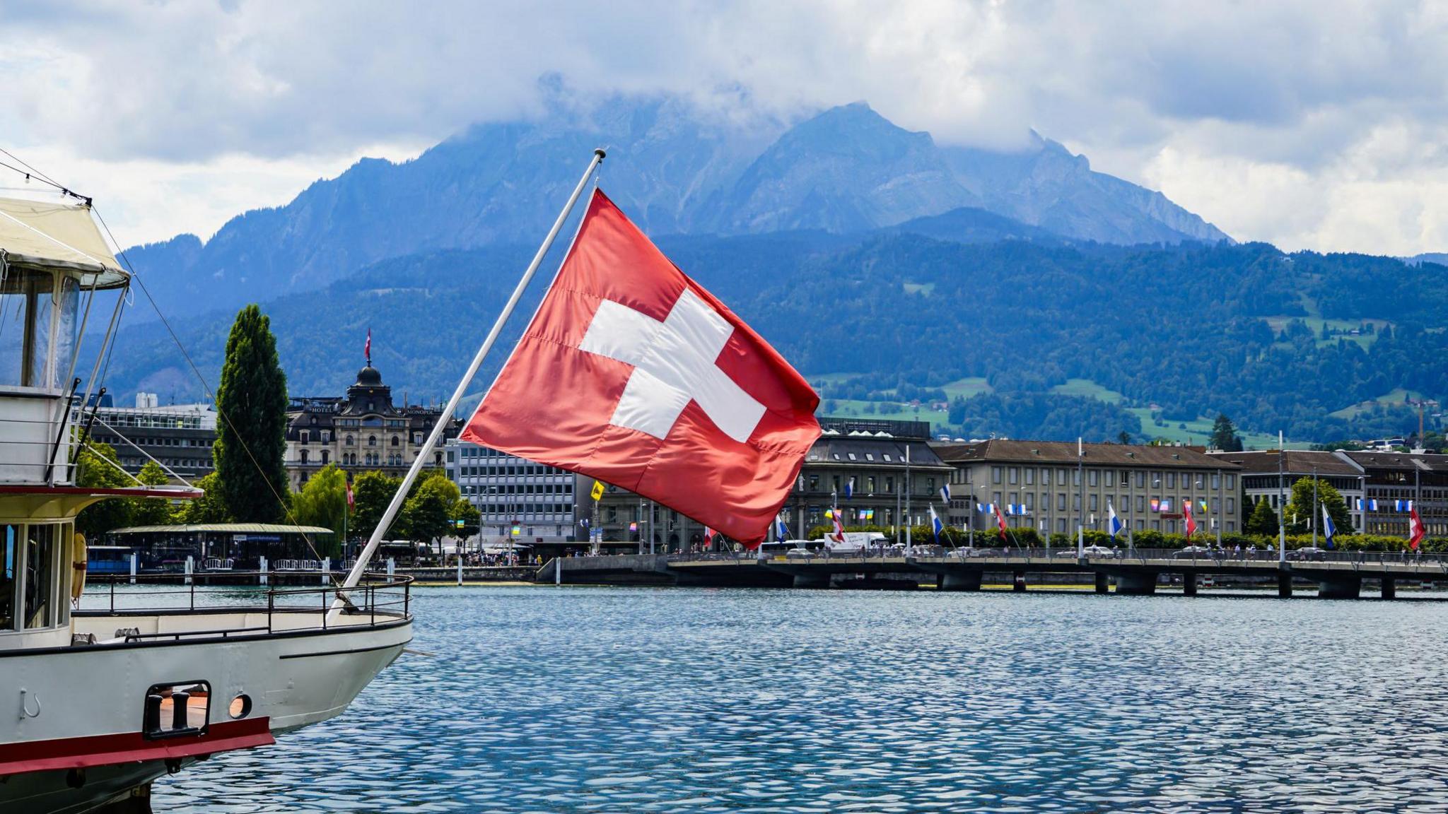 UK and Switzerland finalize trade deal: e‑gates, zero roaming fees and expanded service mobility