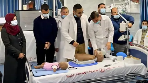 Gaza Students Begin Evacuation to Pursue Education in the UK
