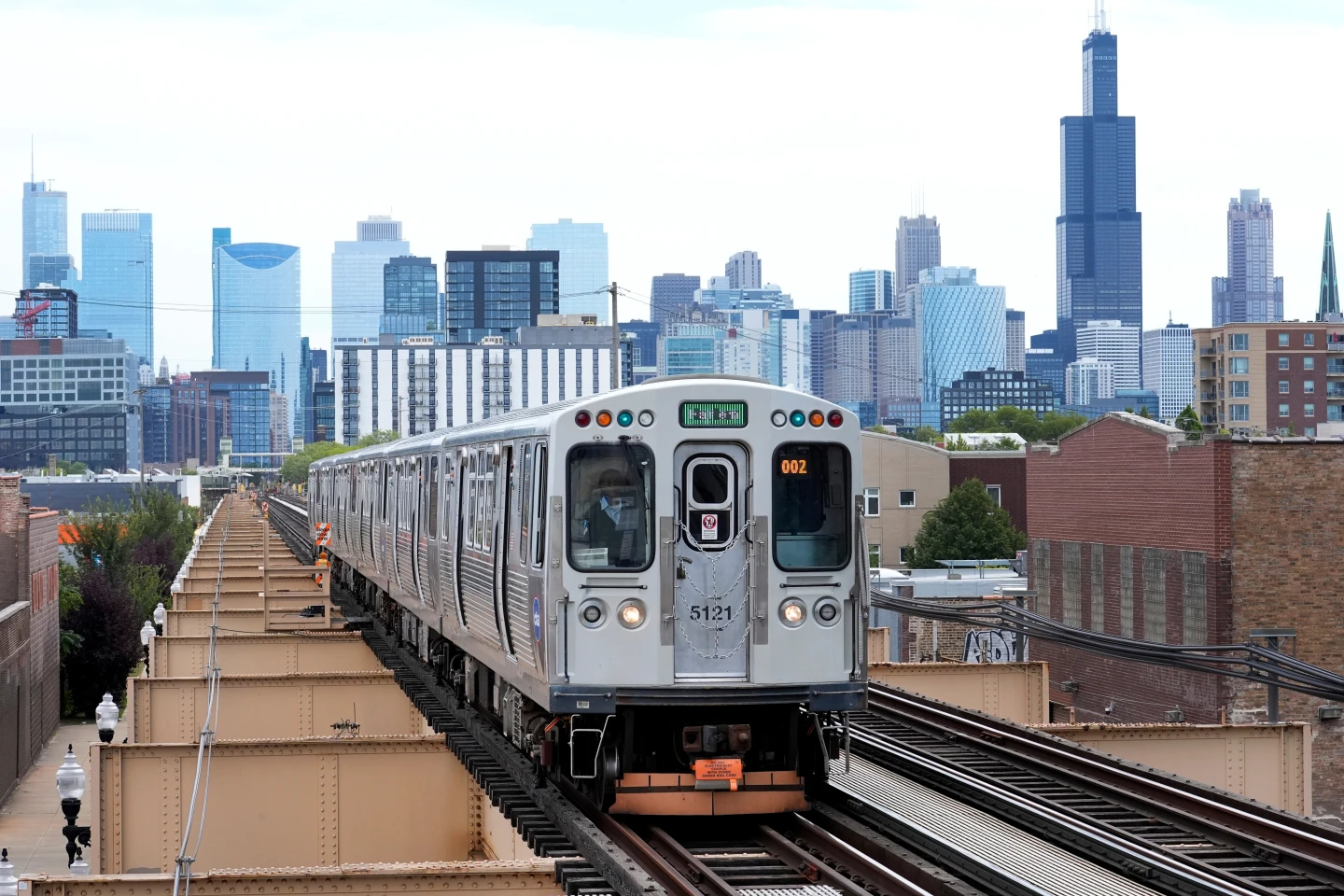 Trump Administration Freezes $2.1 Billion for Chicago's Infrastructure Amid Government Shutdown