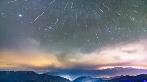 Spectacular Geminid Meteor Shower Peaks This Weekend