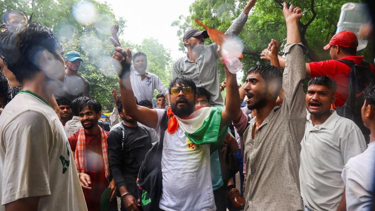 India’s Modi Government Faces Rising Protest Pressure Amid ‘Cockroach Janta Party’ Marches