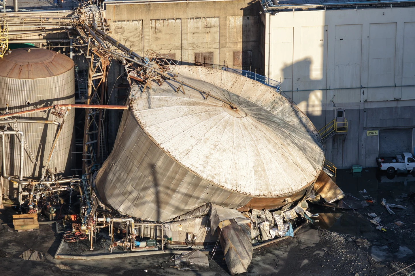 A Chemical Catastrophe at a Washington Paper Mill: Rescue Efforts, Safety Questions, and Community Impact