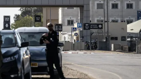 Human Rights Group Reports 94 Palestinian Deaths in Israeli Prisons Over Two Years