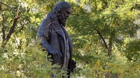 Confederate General's Statue Reinstated Amid Controversy in Washington